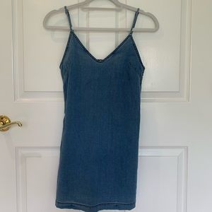 Aritzia wilfred free chambray dress